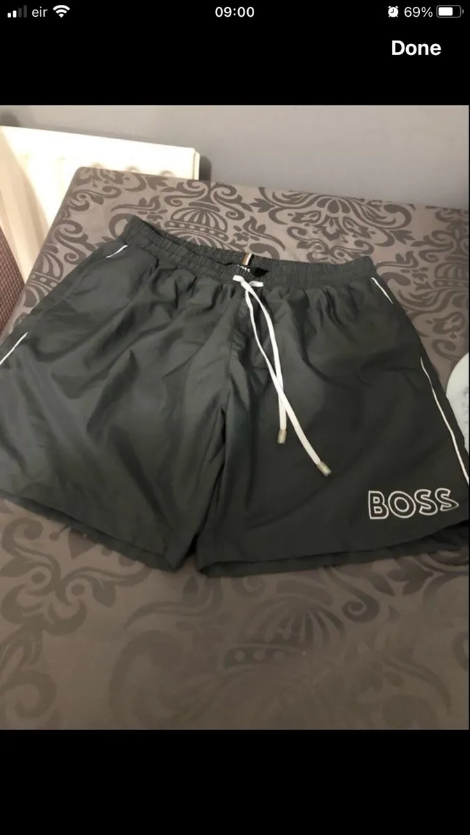 Mens Hugo boss shorts size S €25 - Image 1