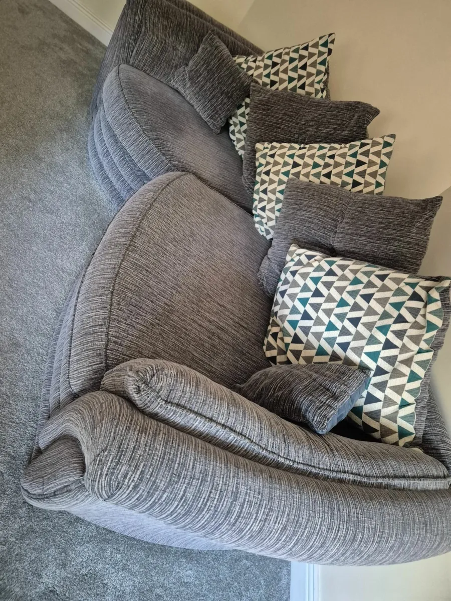 Couch - Image 3