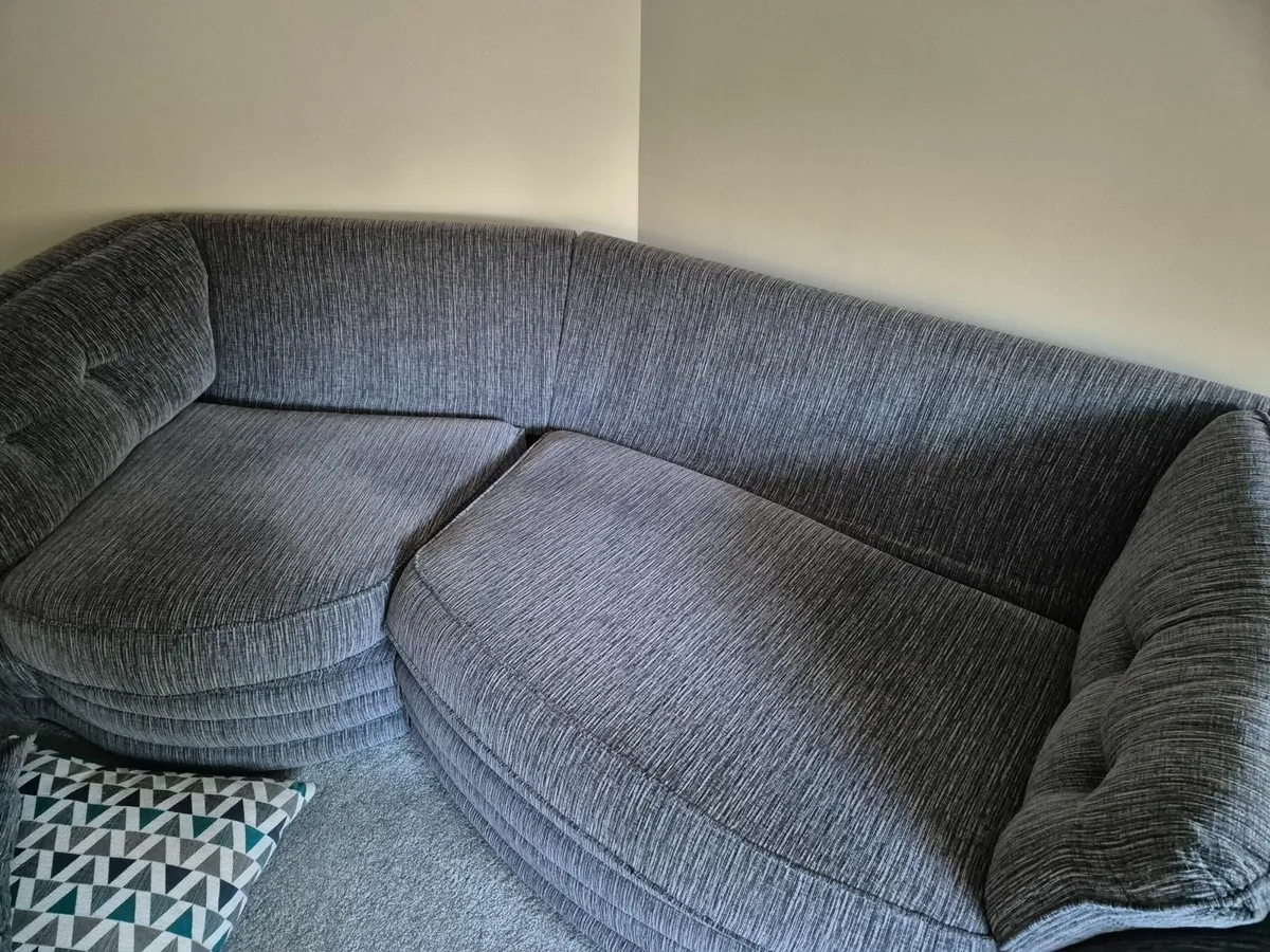 Couch - Image 4