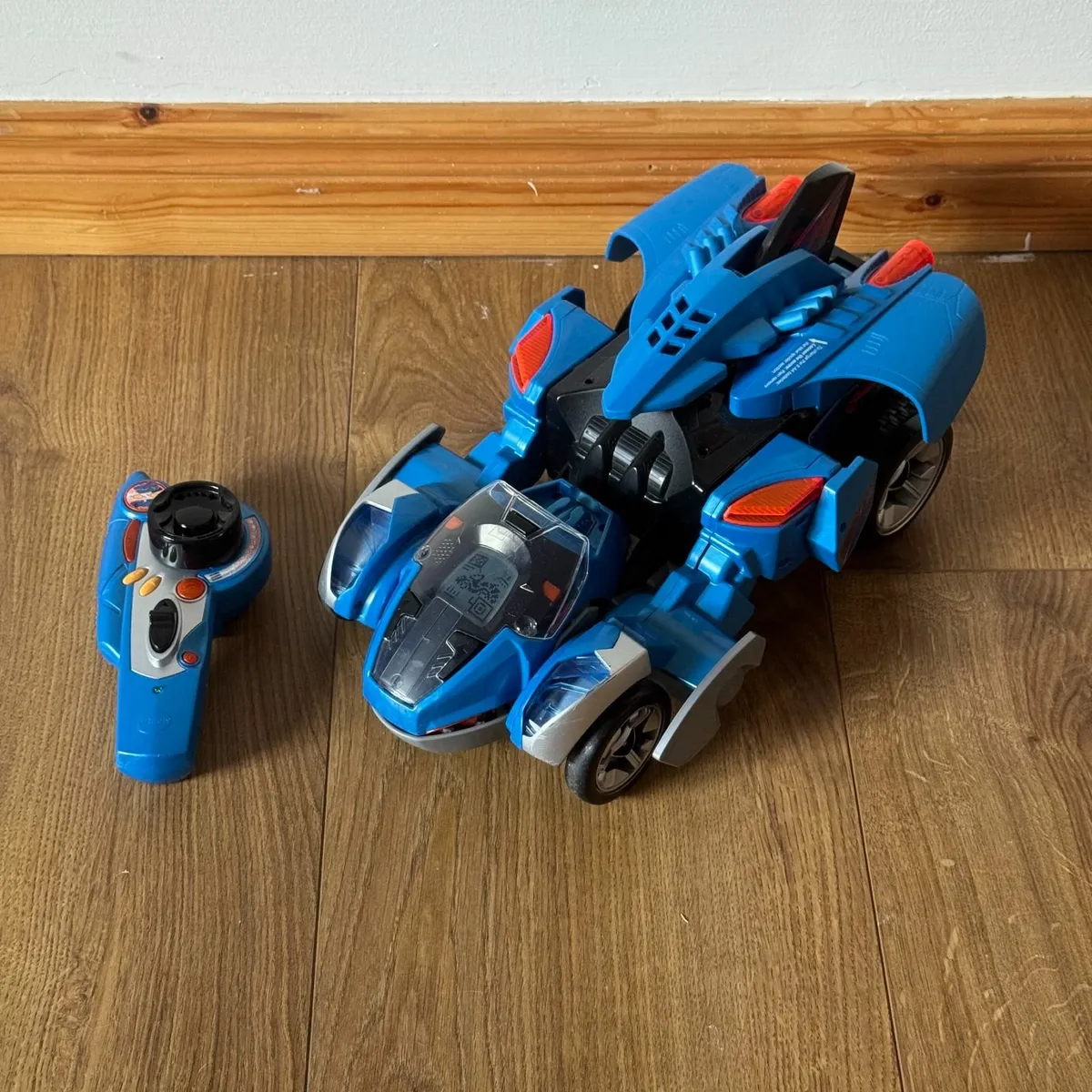 Remote control T-Rex Transformer Dash Go Dinos - Image 1