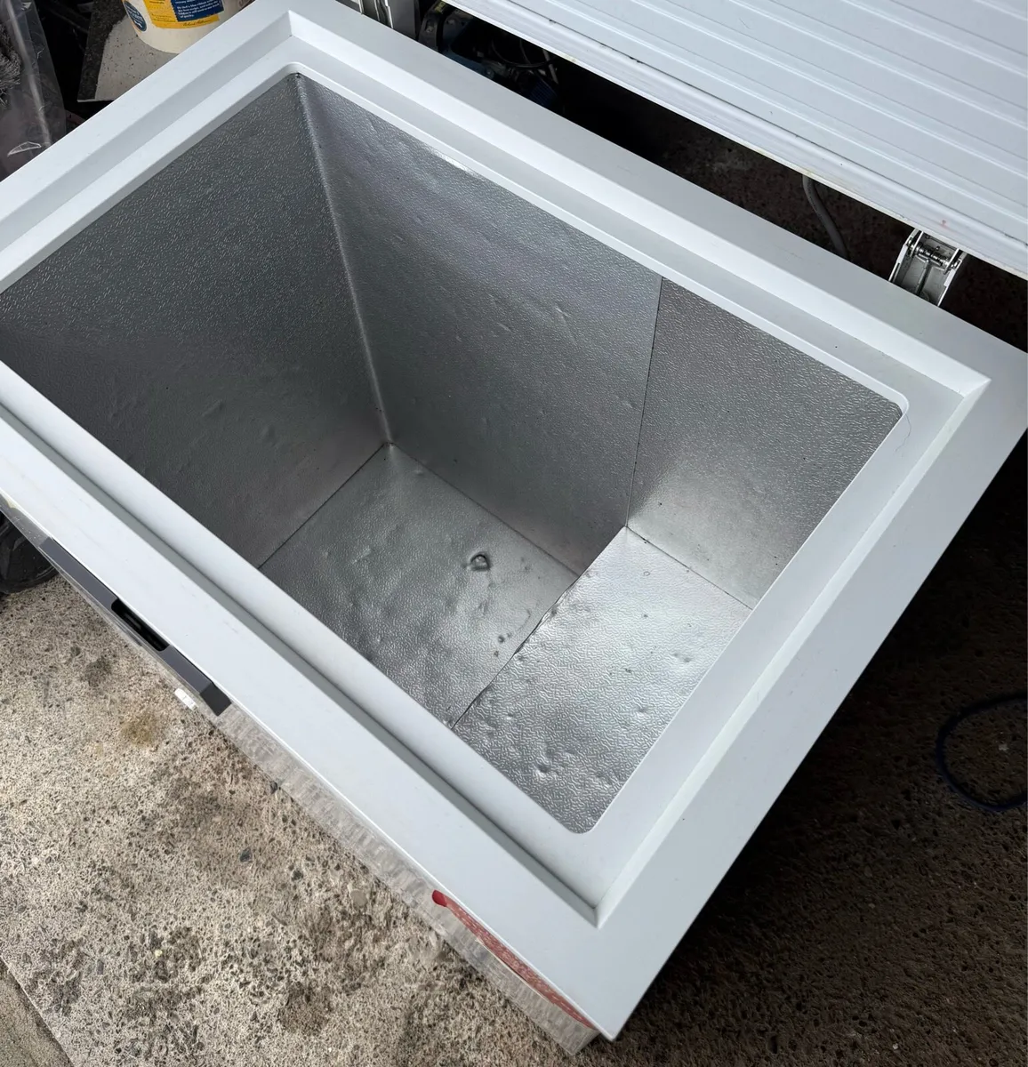 Hoover Chest Freezer - Image 4