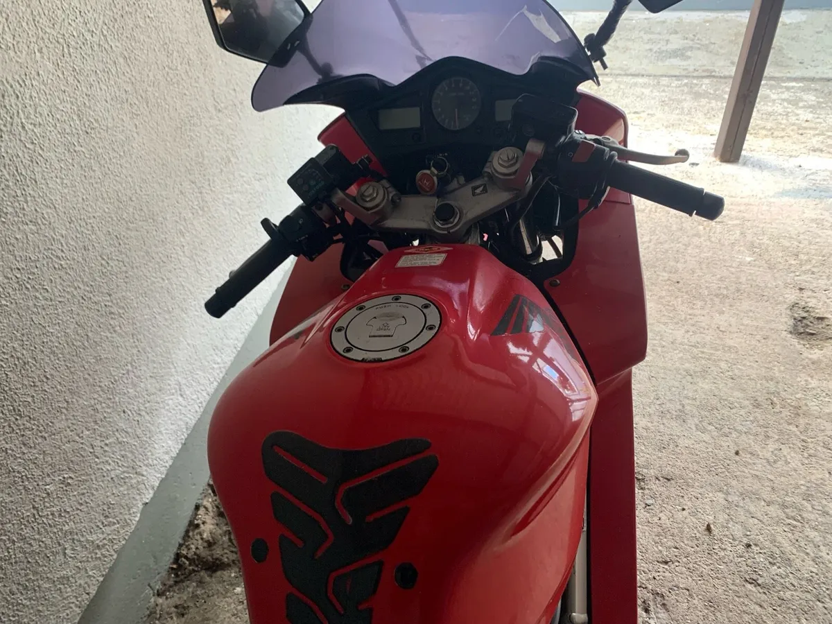 Honda VFR 800 - Image 2