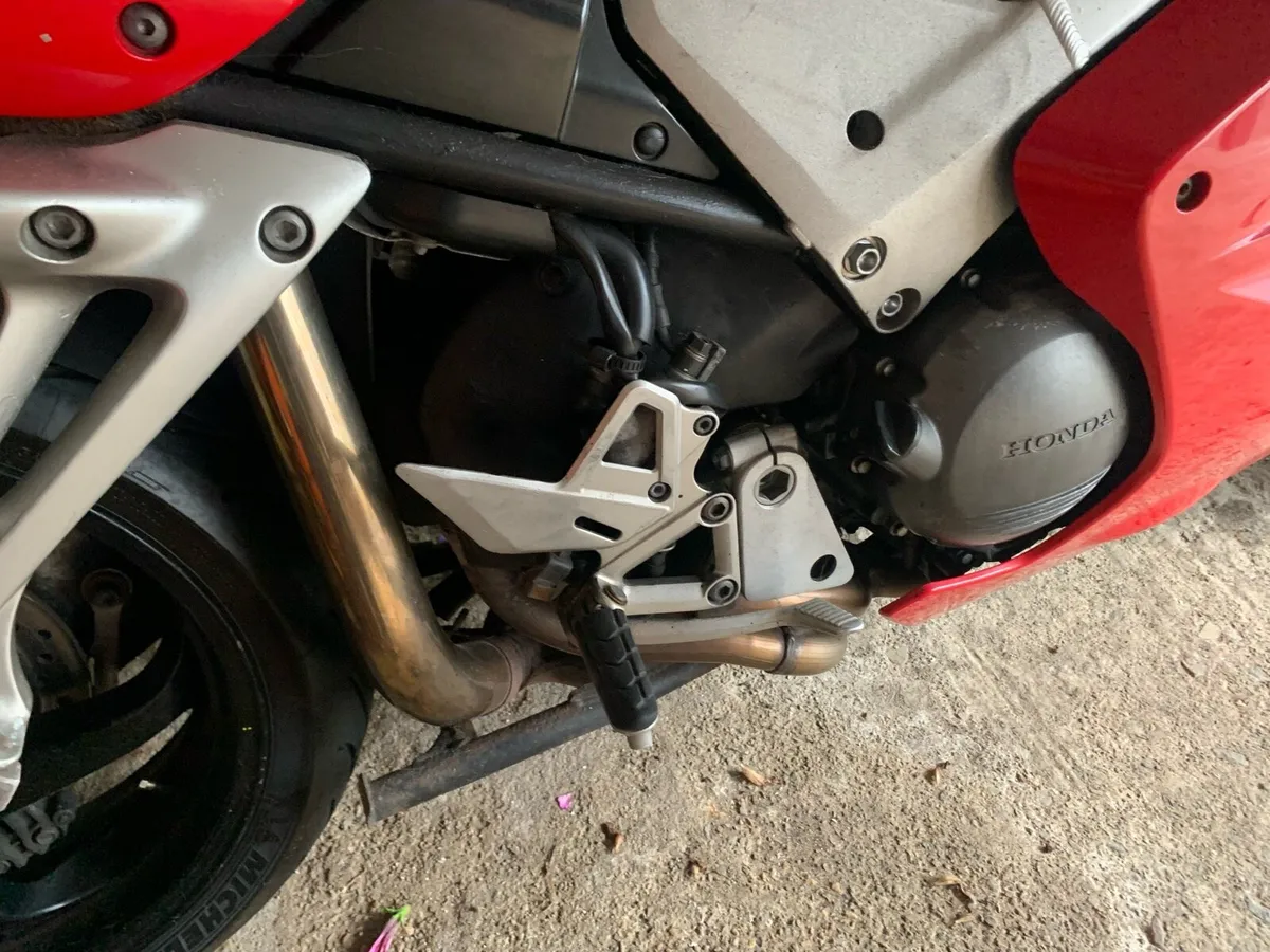 Honda VFR 800 - Image 4