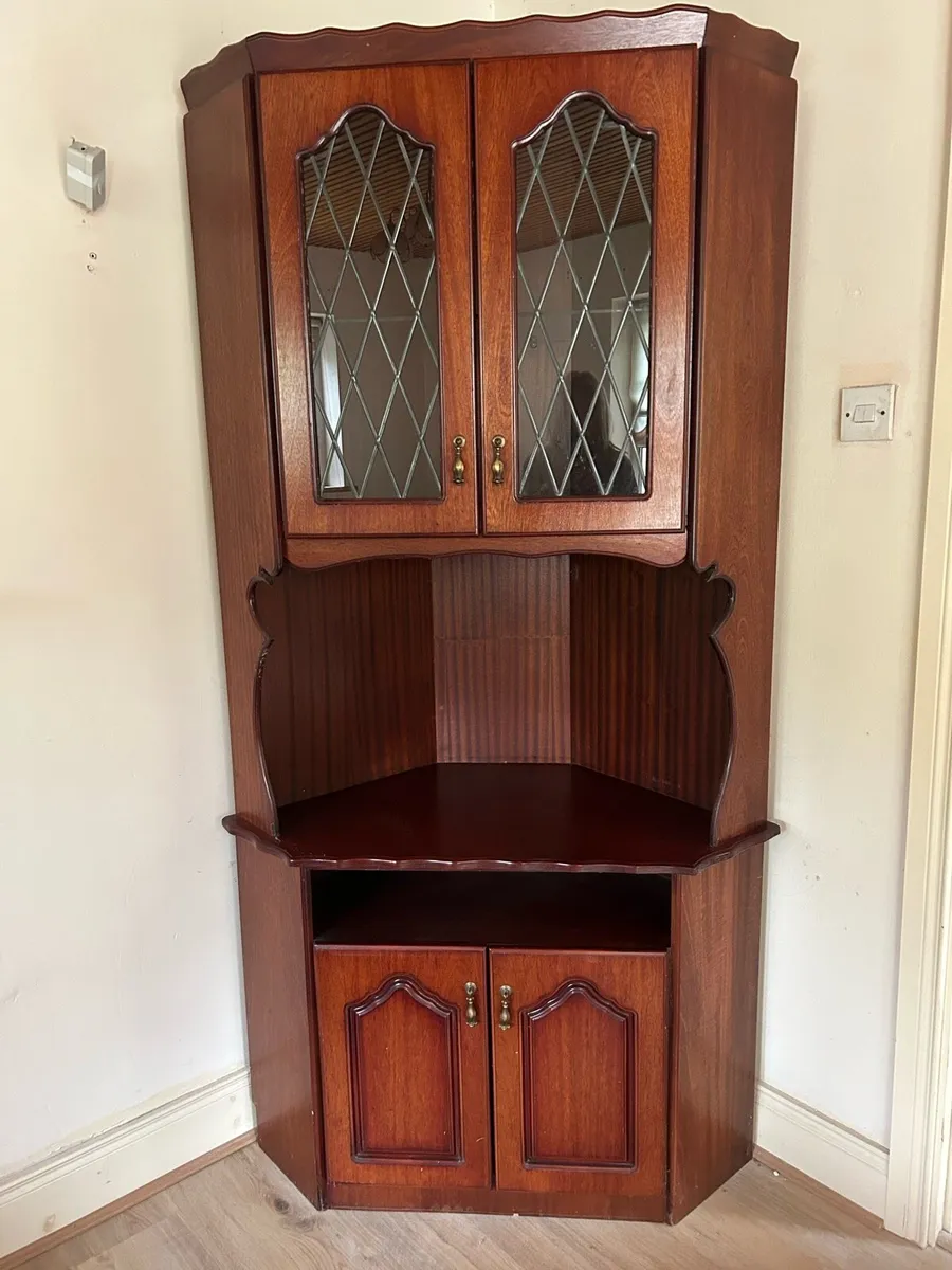 Solid wood corner display unit - Image 1