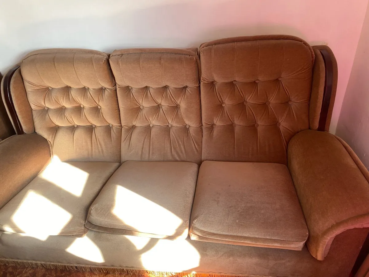 3 seater couch & 2 Arm Chairs - Image 4