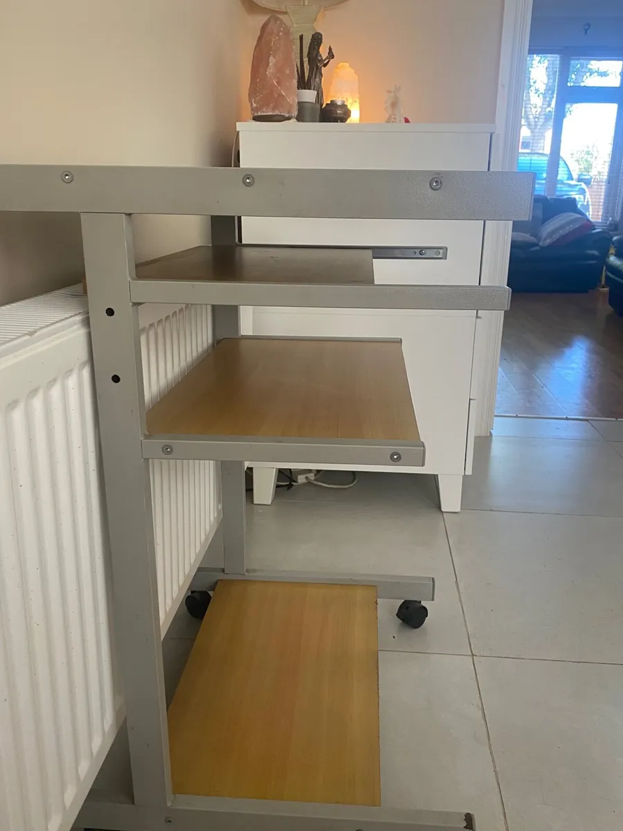 Computer desk - Image 4