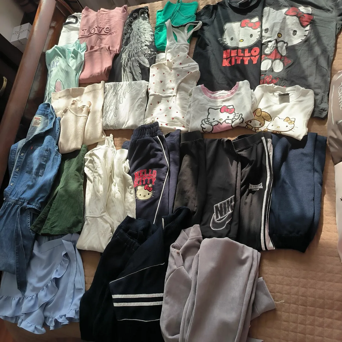 Clothes - Image 3