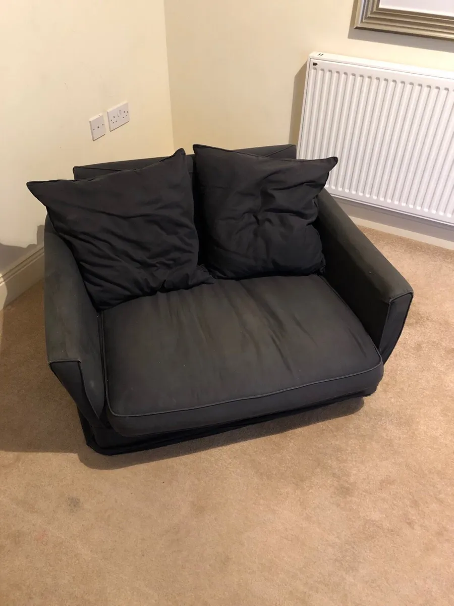 Childs 2x seater couch - Image 1
