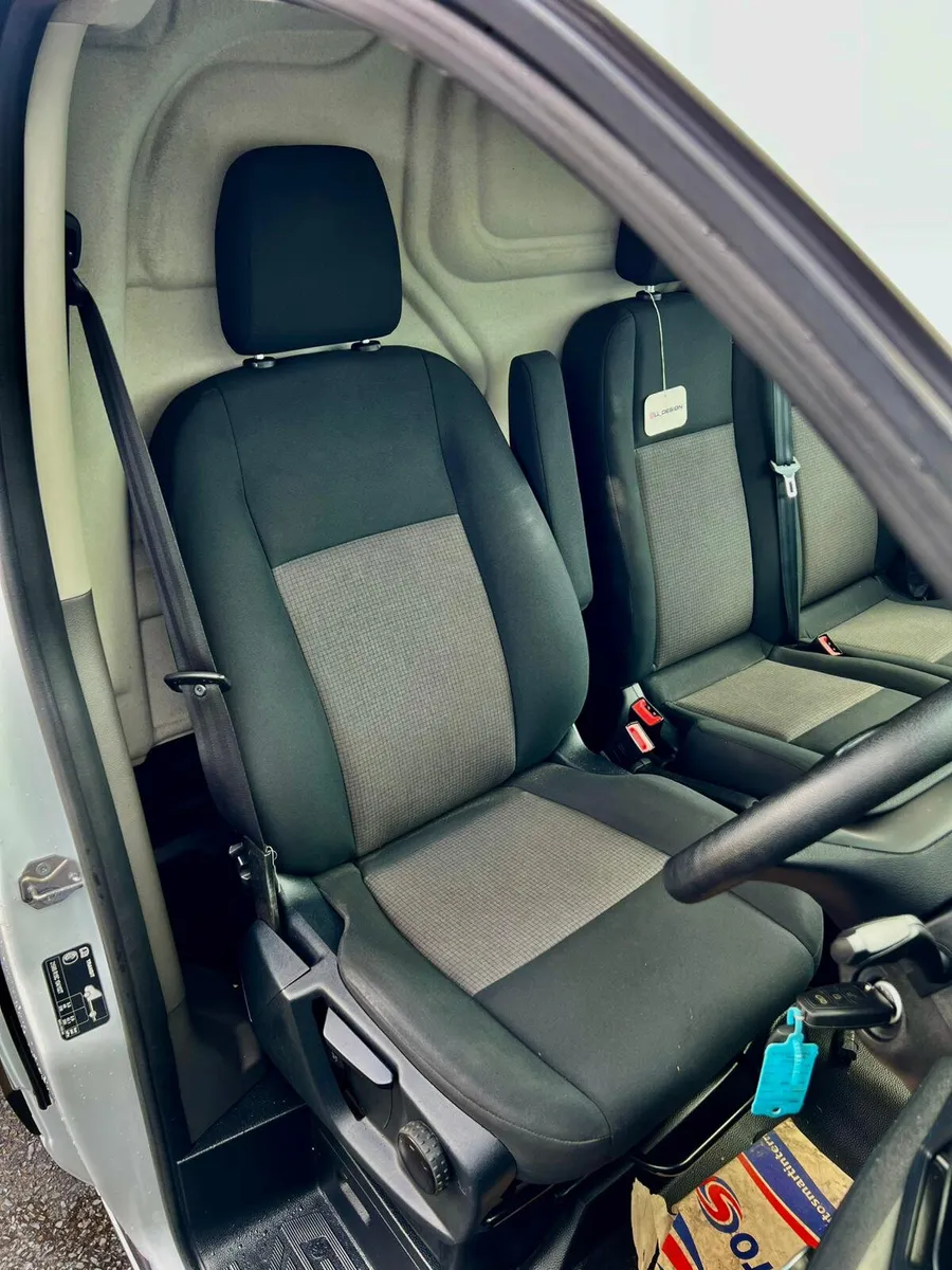 Ford Transit 2021 - Image 2