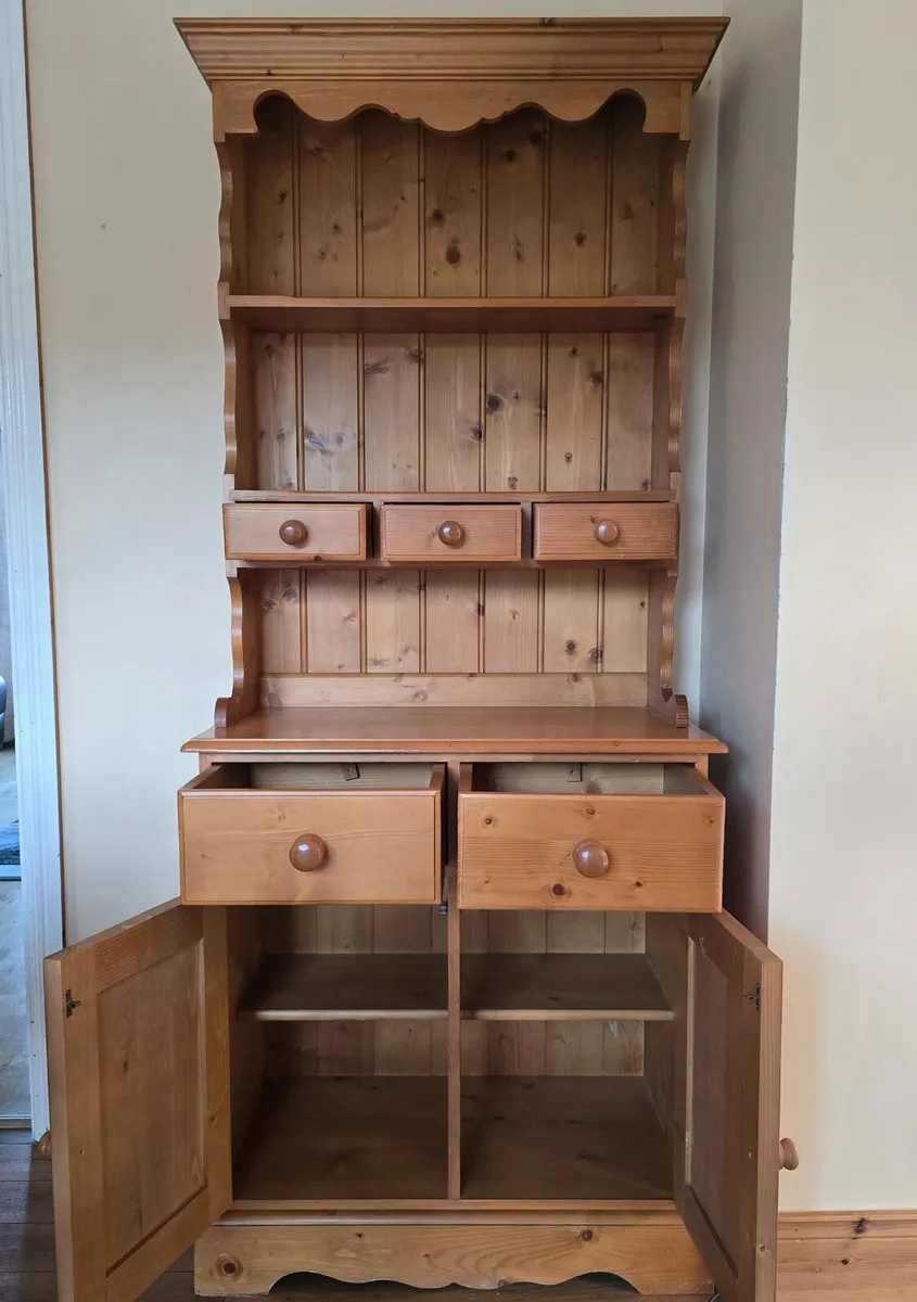 Farmhouse Dresser - Image 4
