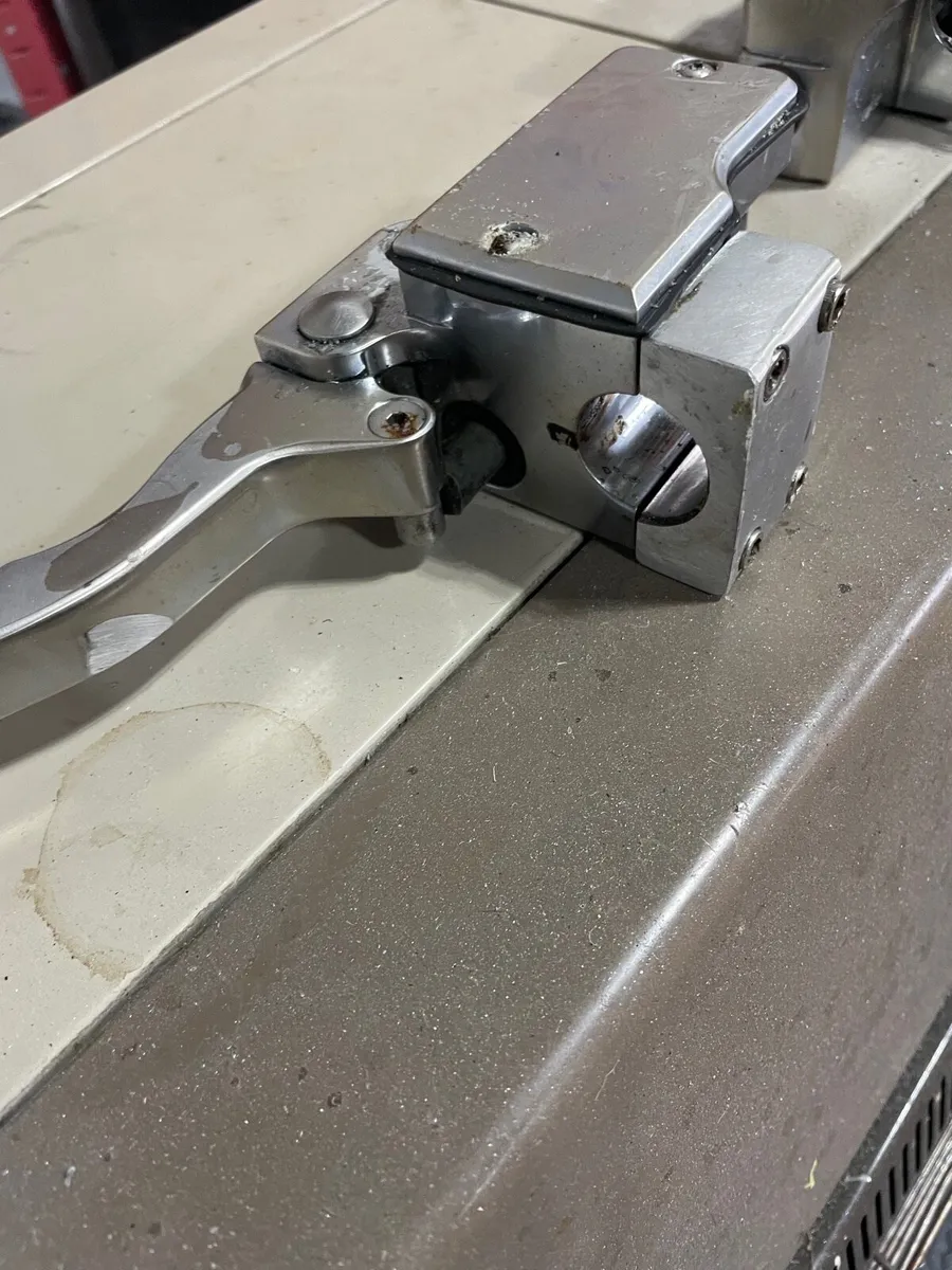 Handlebar controls - Image 4