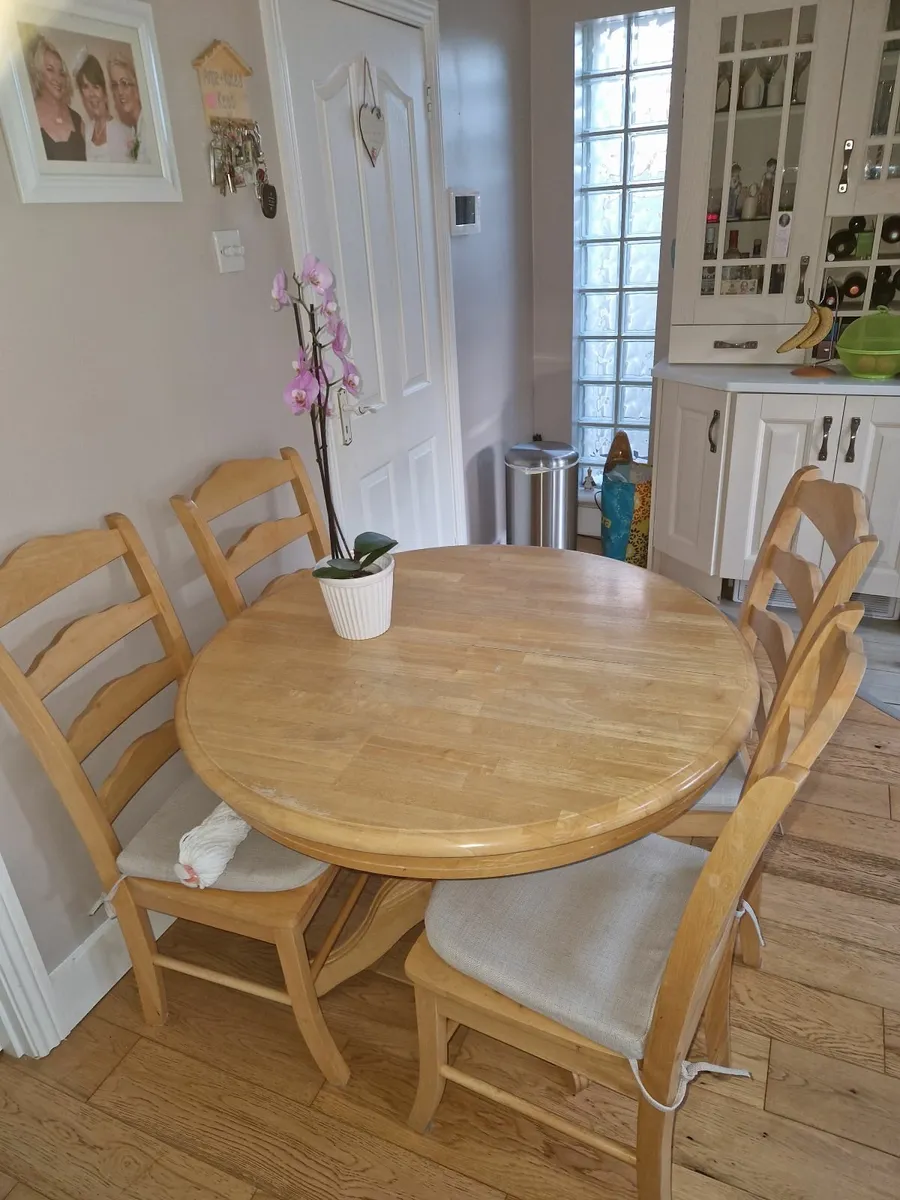 Kitchen Table and Chairs - Image 1