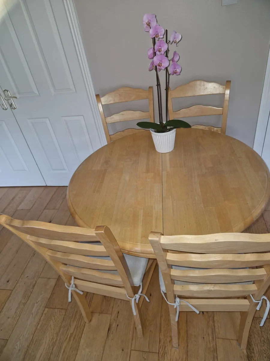 Kitchen Table and Chairs - Image 2