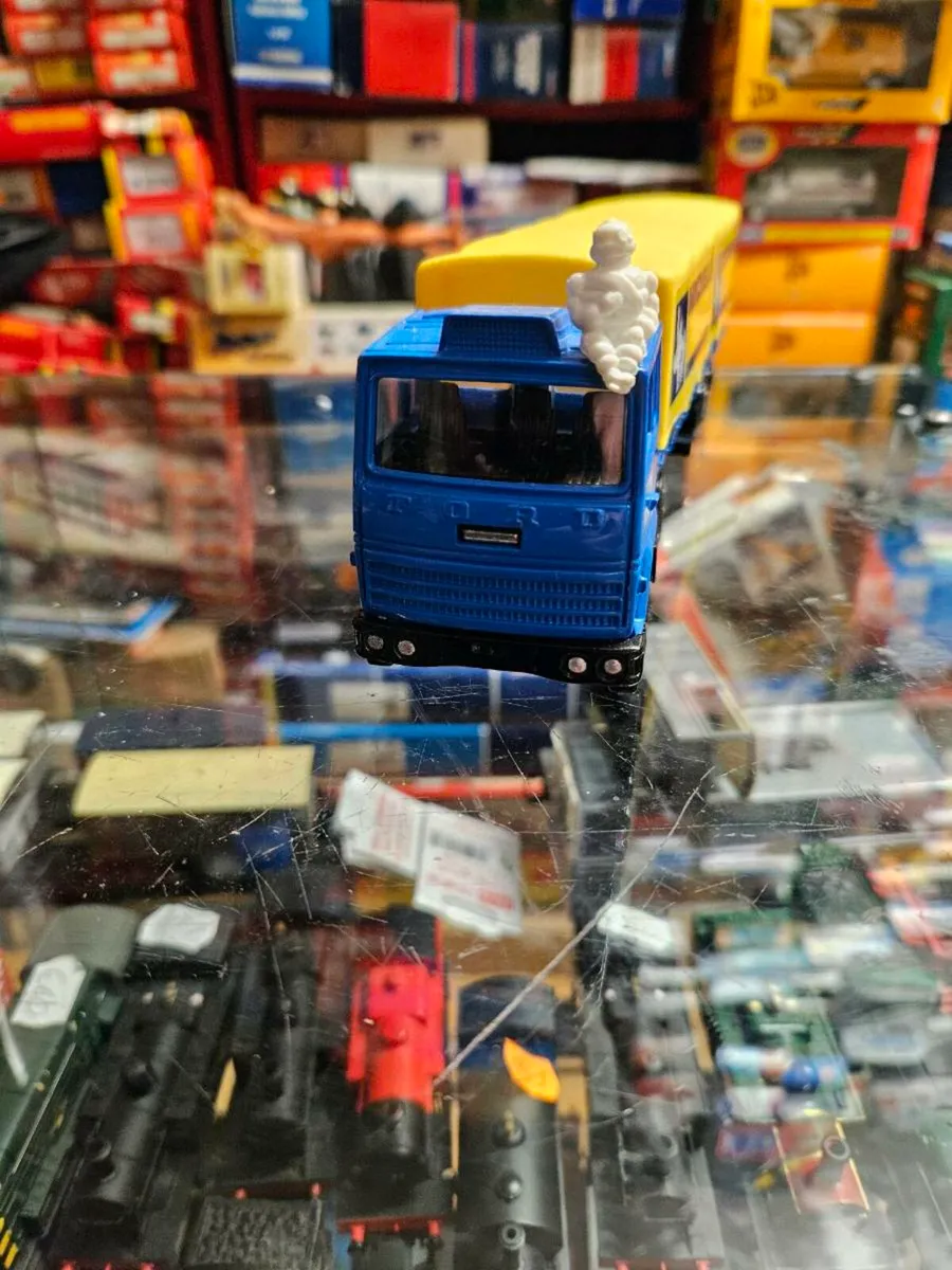 Corgi Ford Michelin Truck - Image 1