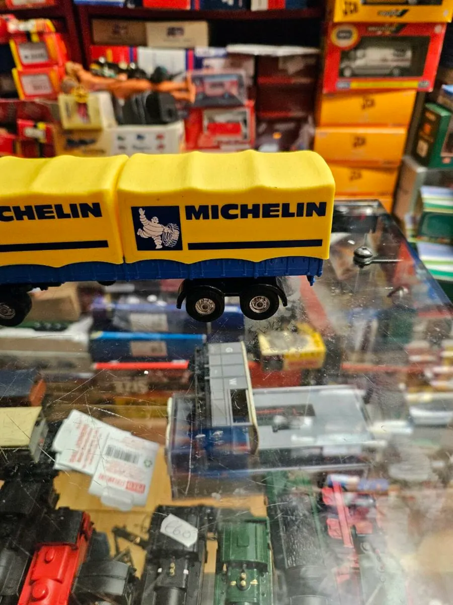 Corgi Ford Michelin Truck - Image 4