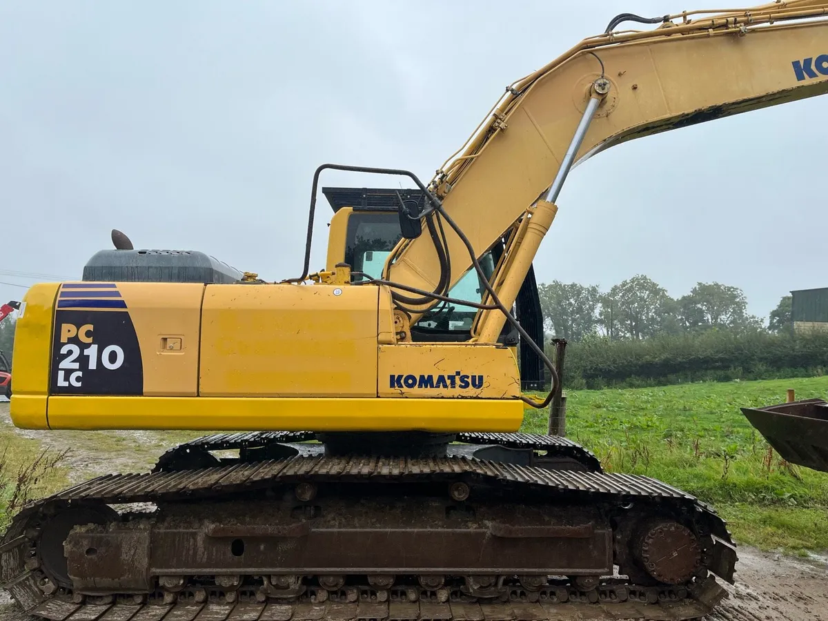 Komatsu PC 210 - 8 - Image 2