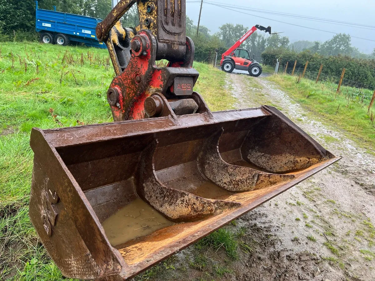 Komatsu PC 210 - 8 - Image 4