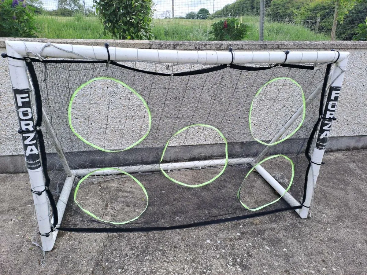 Forza 4ftx6ft football goals &target sheet - Image 1