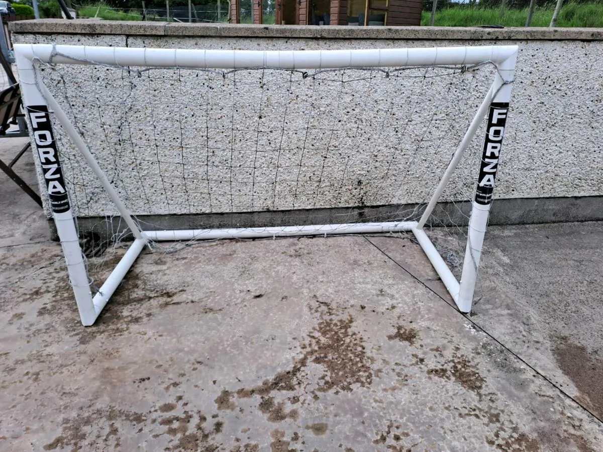Forza 4ftx6ft football goals &target sheet - Image 2