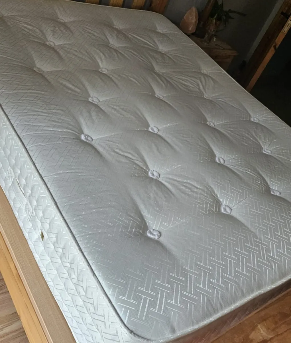 King Size Mattress -Firm - Image 4