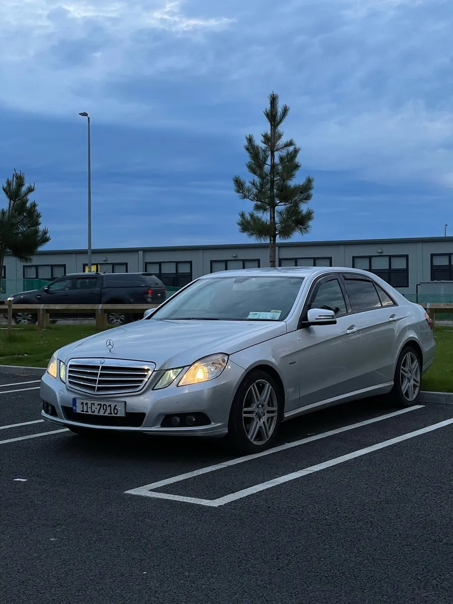 Mercedes e200 - Image 2
