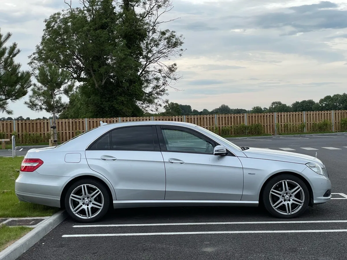 Mercedes e200 - Image 3