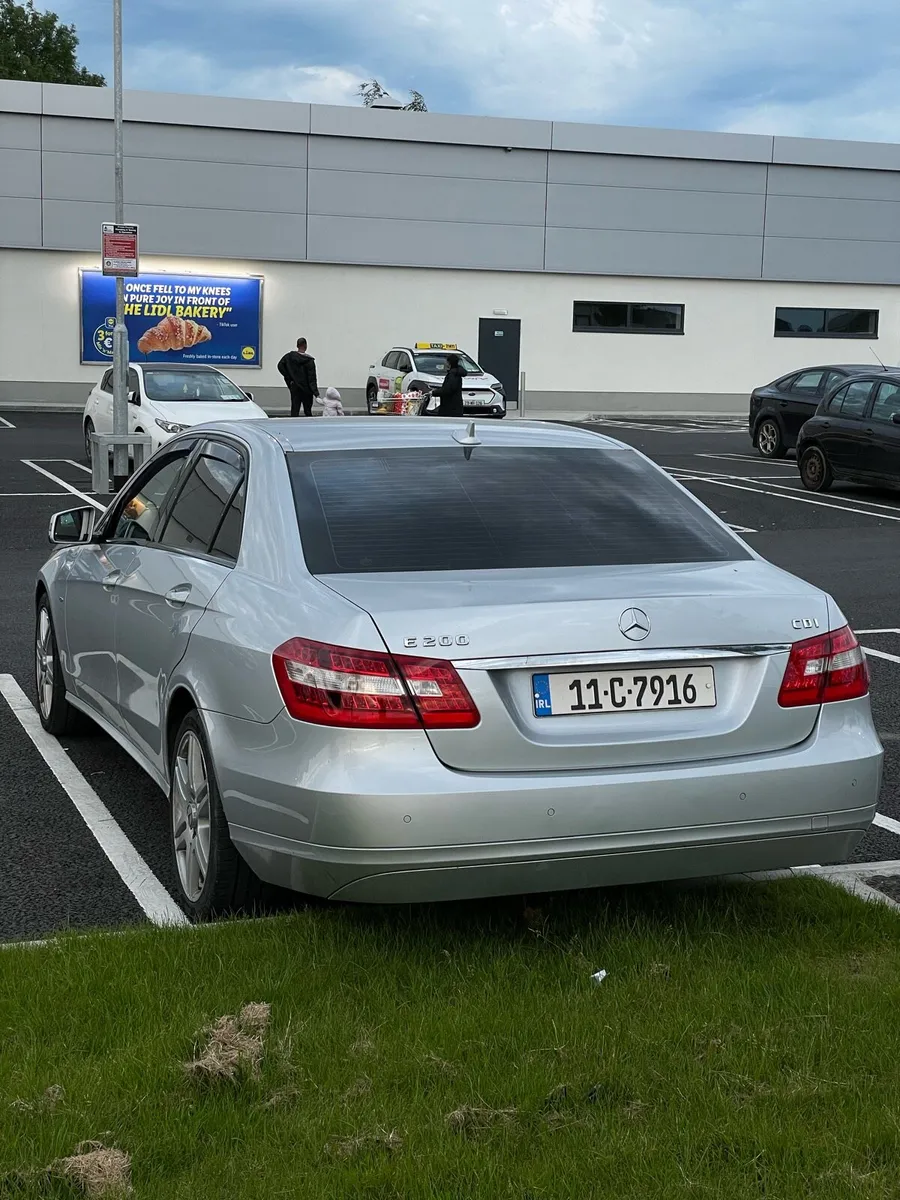 Mercedes e200 - Image 4