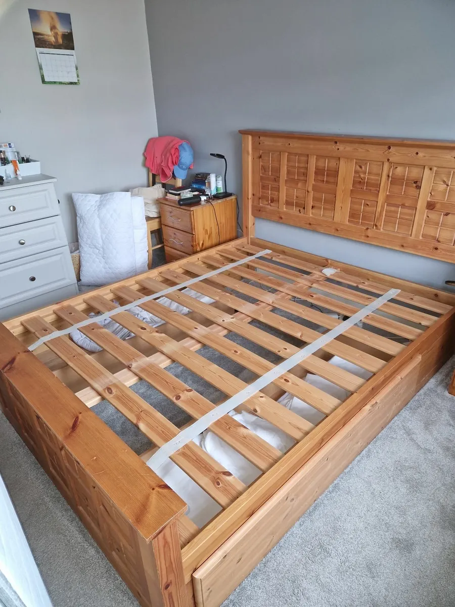 Kingsize bed frame - Image 1