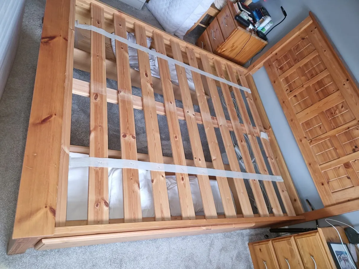 Kingsize bed frame - Image 2