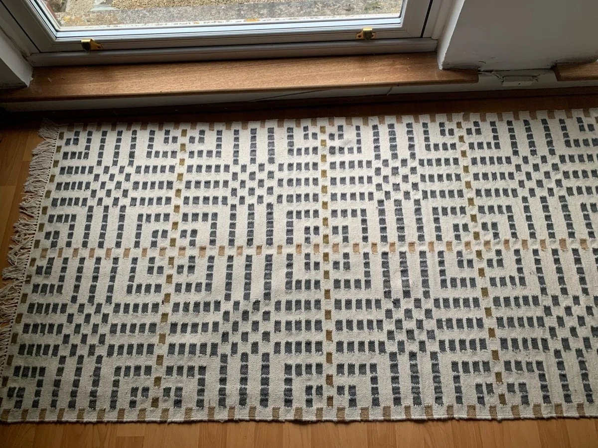 Rug - Image 1