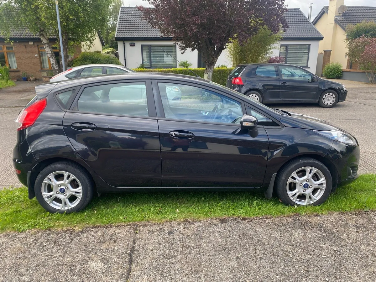 Car - Image 3
