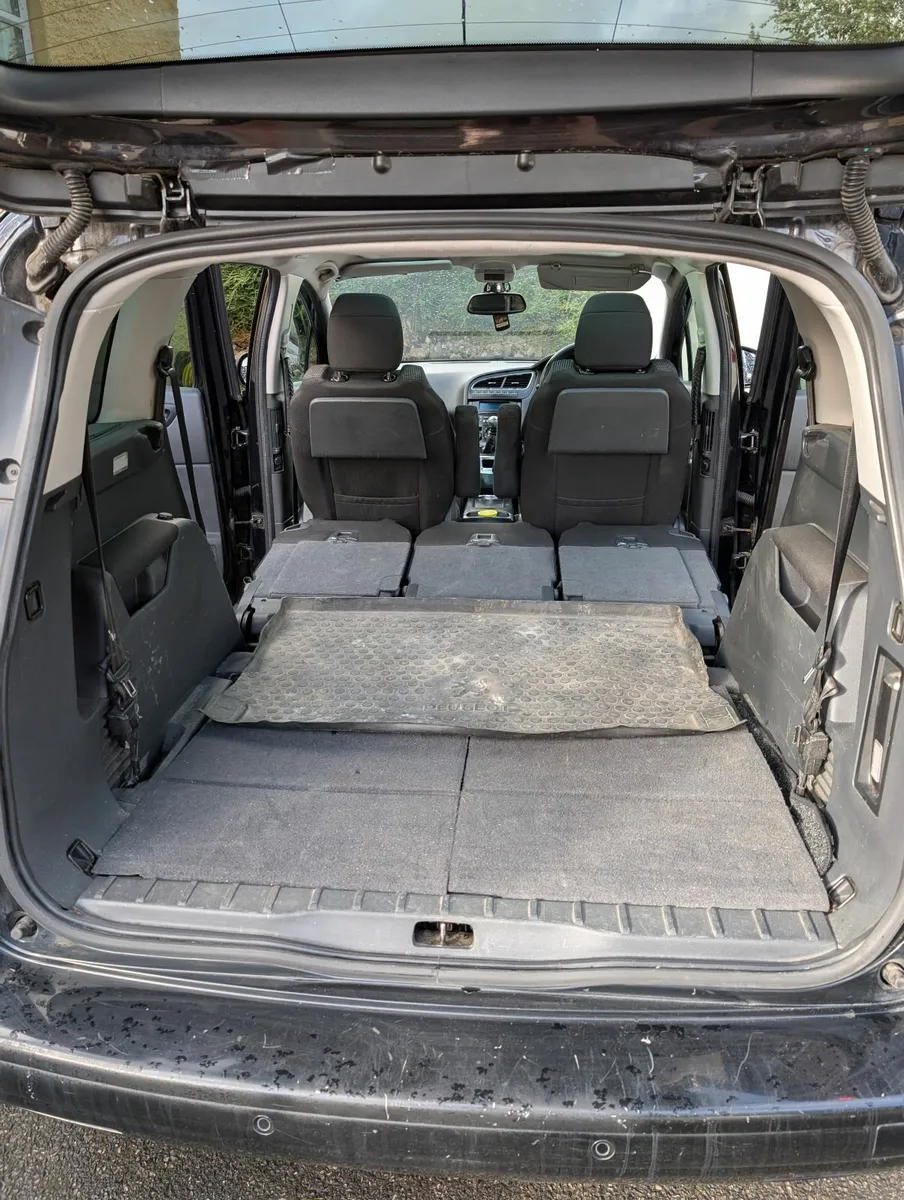 Peugeot 5008 2011 - Image 3