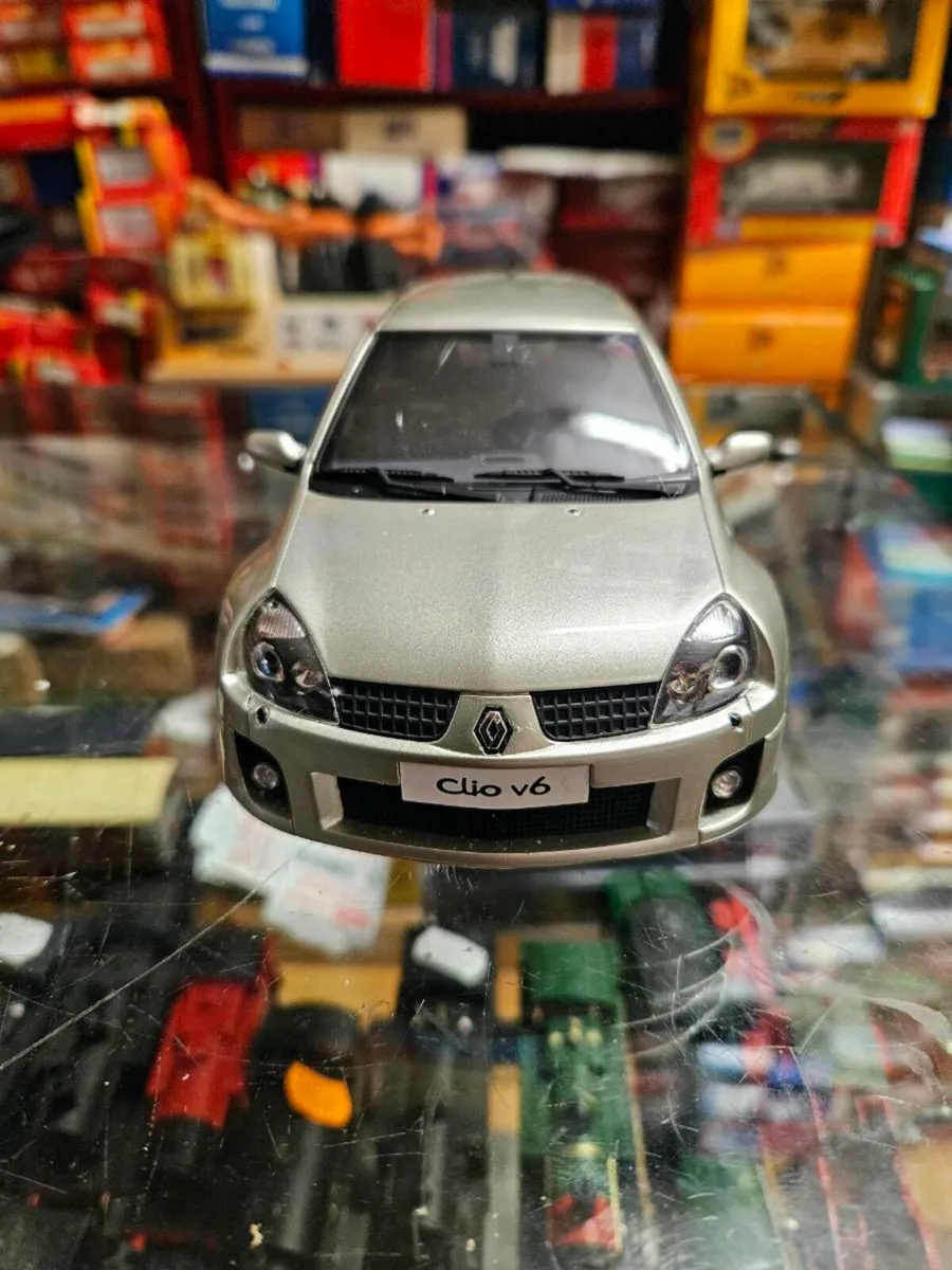 Corgi OTTO Renault Clio V6 1.18 - Image 1