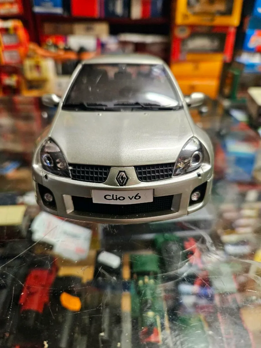 Corgi OTTO Renault Clio V6 1.18 - Image 2