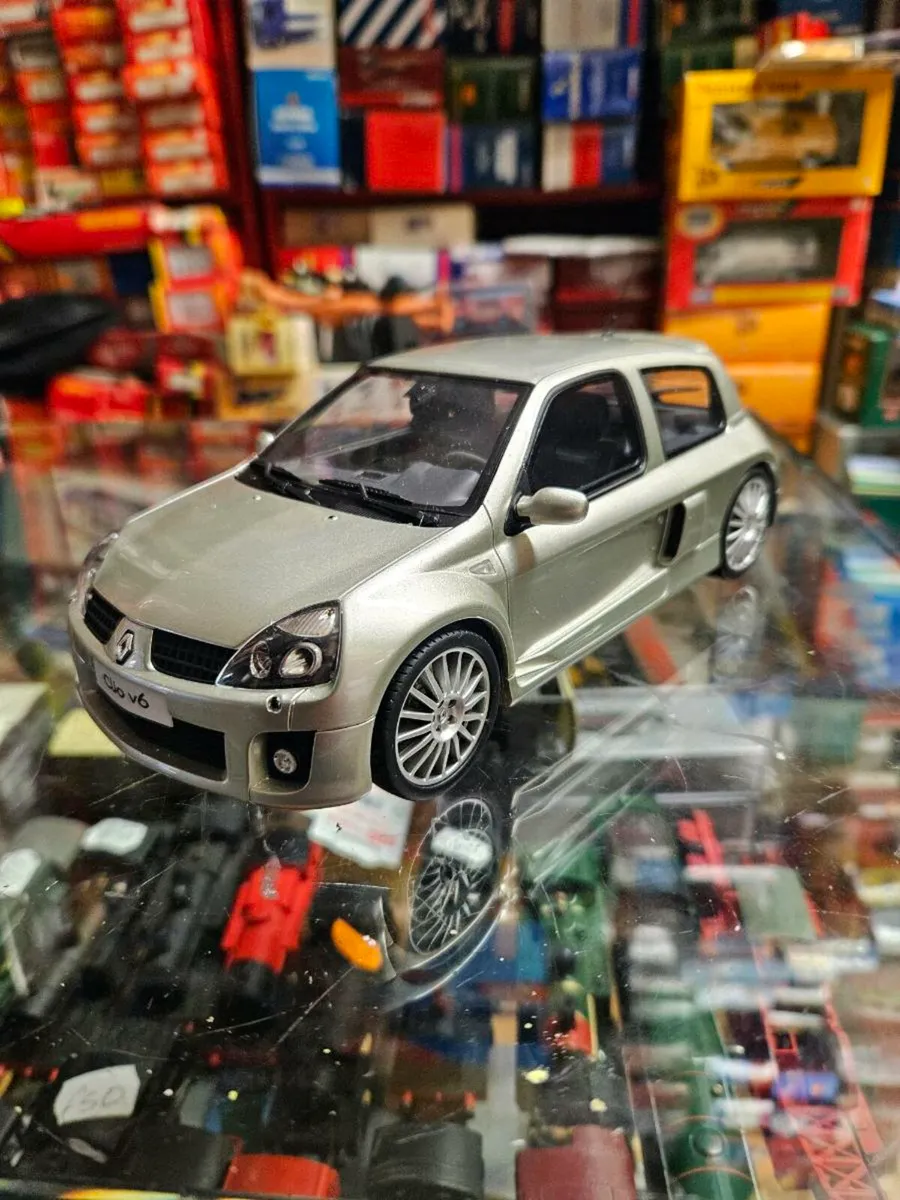 Corgi OTTO Renault Clio V6 1.18 - Image 4