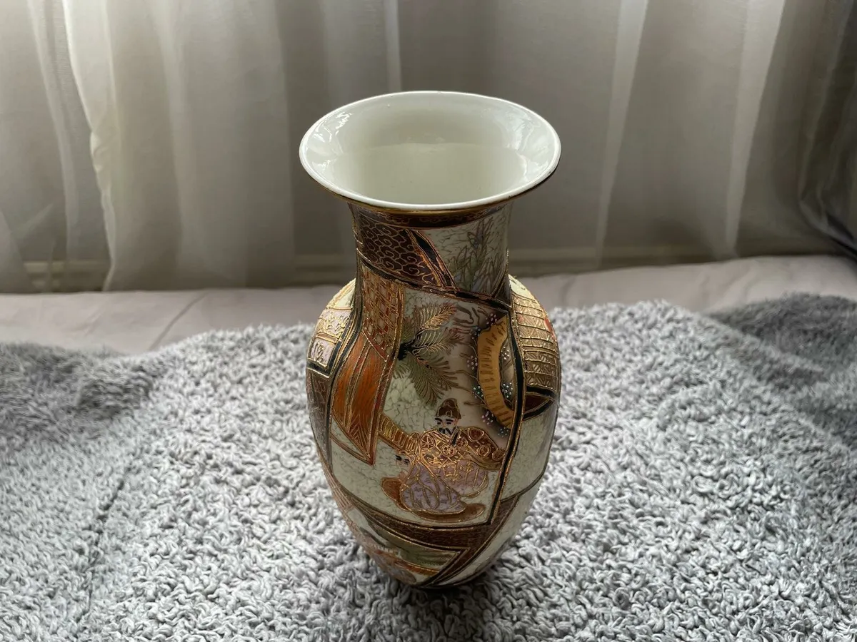 Vase - Image 2