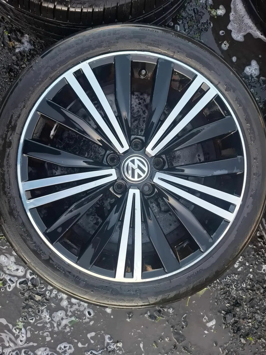 18" Genuine Vw Alloys with tyres - Image 2