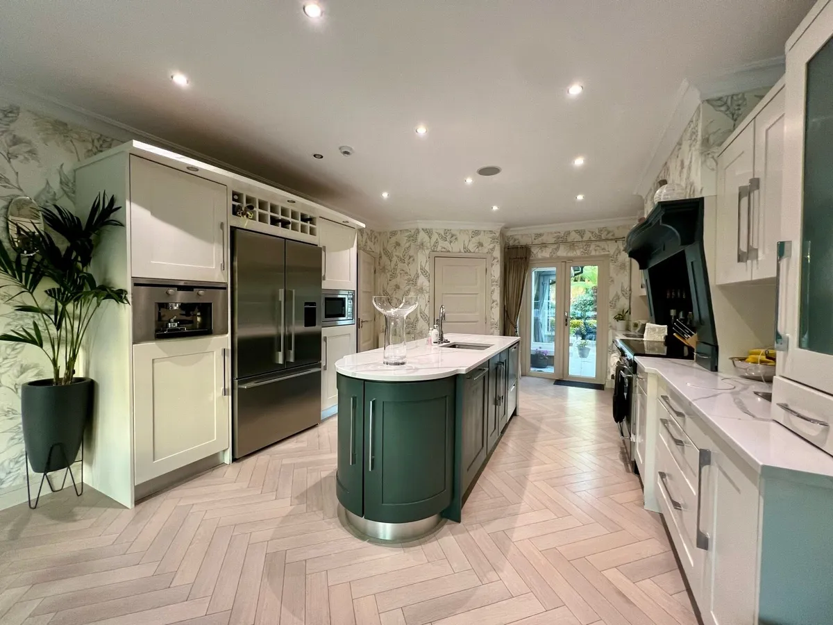 Kitchen with high end appliances for sale. - Image 4