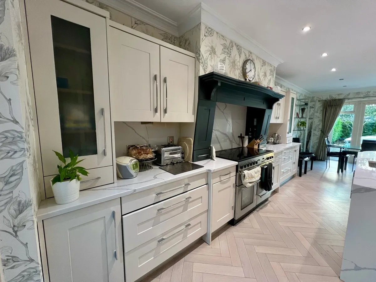 Kitchen with high end appliances for sale. - Image 2