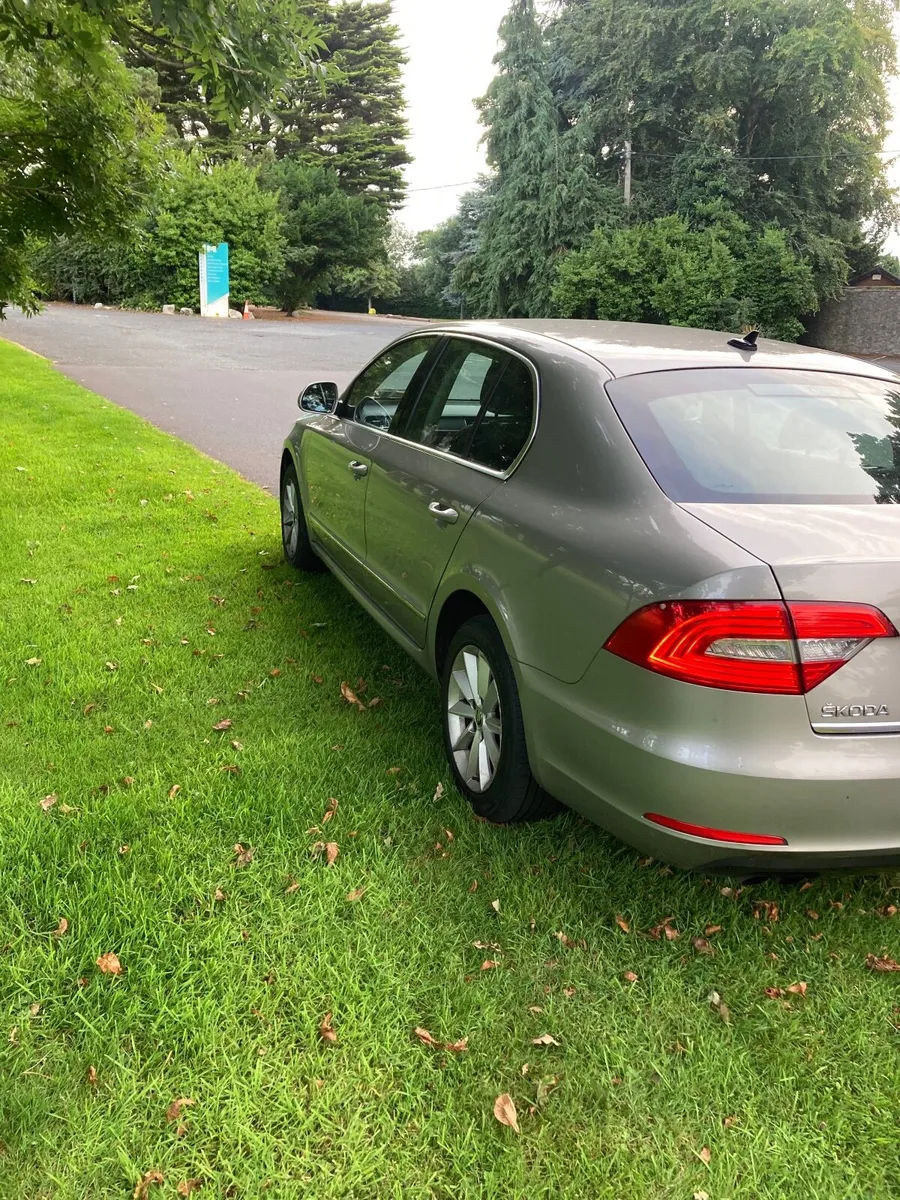 Skoda Superb 2014 - Image 1