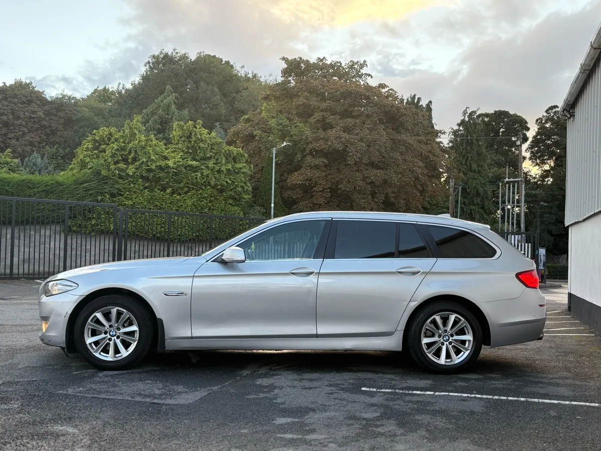 BMW 5 SERIES ESTATE F11 520D - Image 4