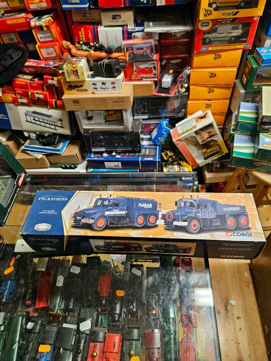 Corgi Pickfords Scammel Tractor Units - Image 2