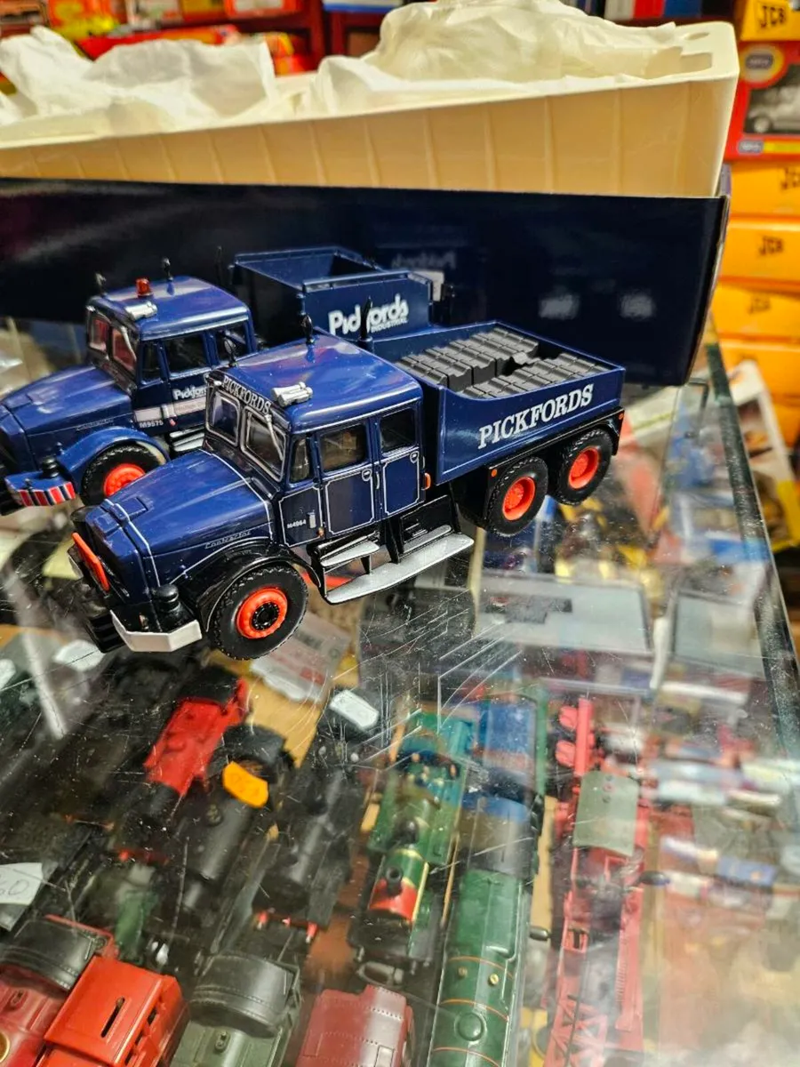 Corgi Pickfords Scammel Tractor Units - Image 4