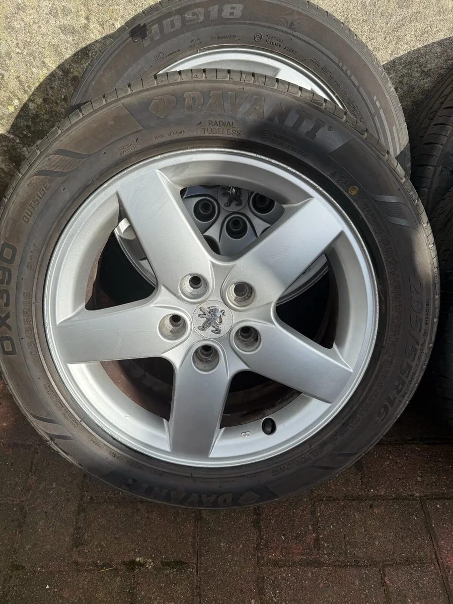 Peugeot 407; Alloy Wheels & Tyres 205/55R16 - Image 1