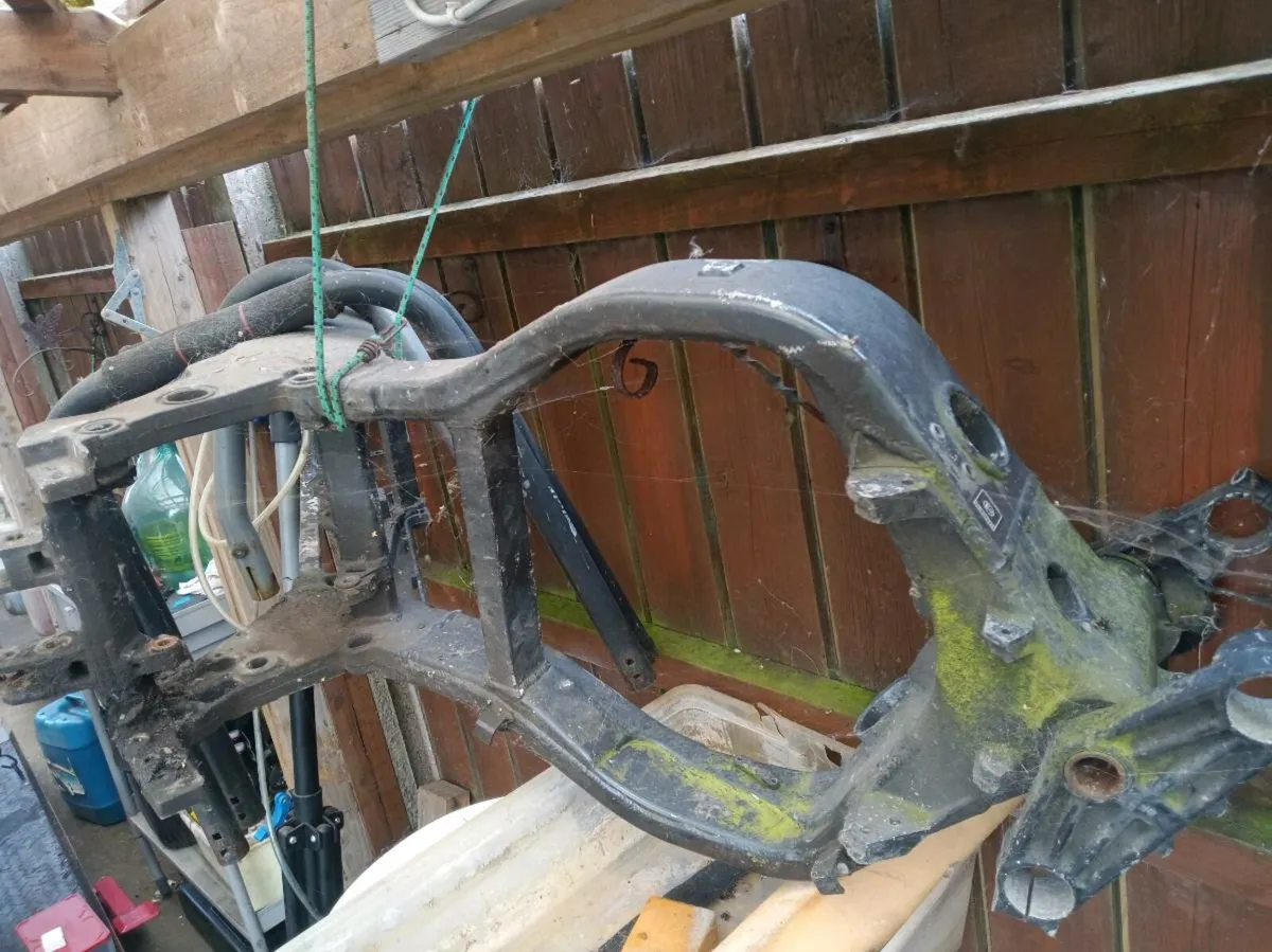 2005 fjr1300 & 2001 zzr1100d parts - Image 4
