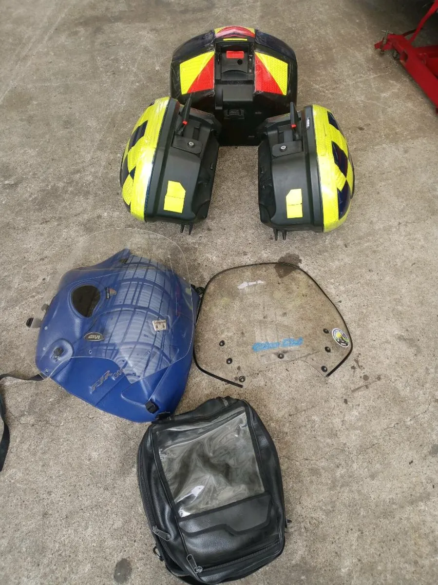 2005 fjr1300 accessories & 2001 zzr1100d parts - Image 1