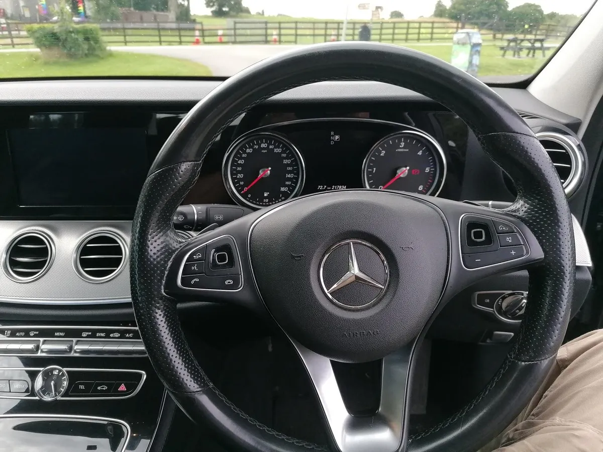 Mercedes-Benz E-Class 2016 - Image 3