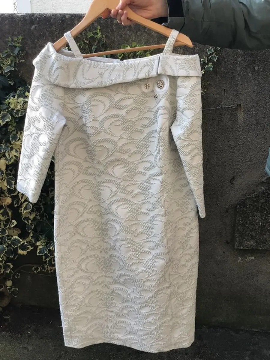 Stunning Ella Boo embossed design Size 14 dress - Image 1