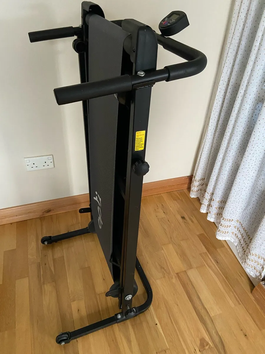 OPTI folding non motorised treadmill - Image 2