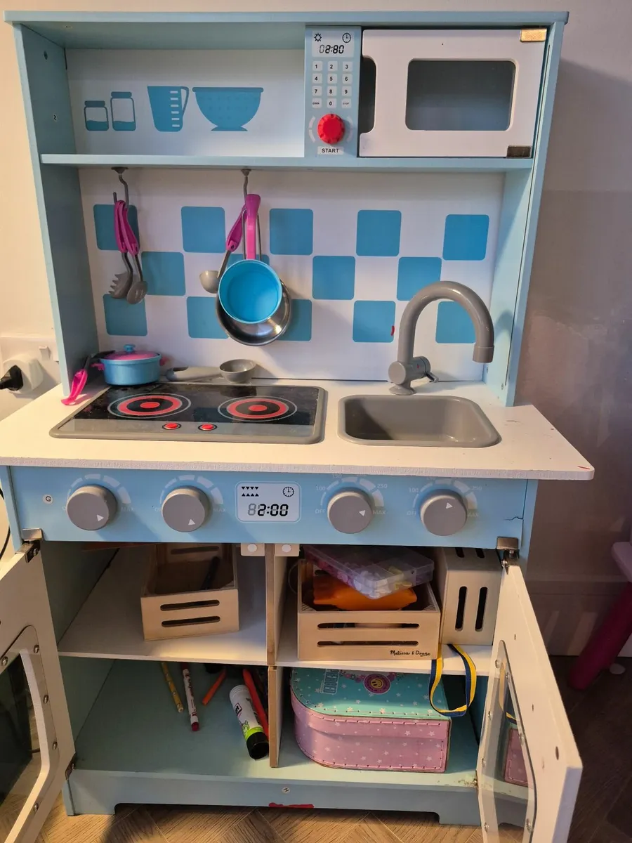 Toy kitchen - Image 2